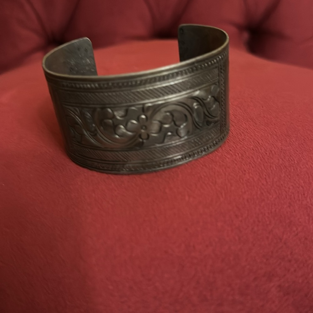 Thai Bangle beautiful - Picture 5 of 6